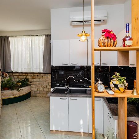 דירות שיבניק Glicinia מראה חיצוני תמונה